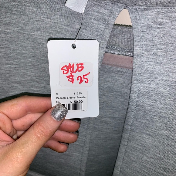 Puffer sweater! - Picture 3 of 3